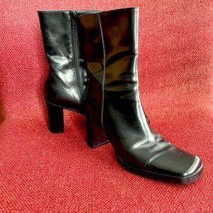 Via Spiga Black Leather Boots